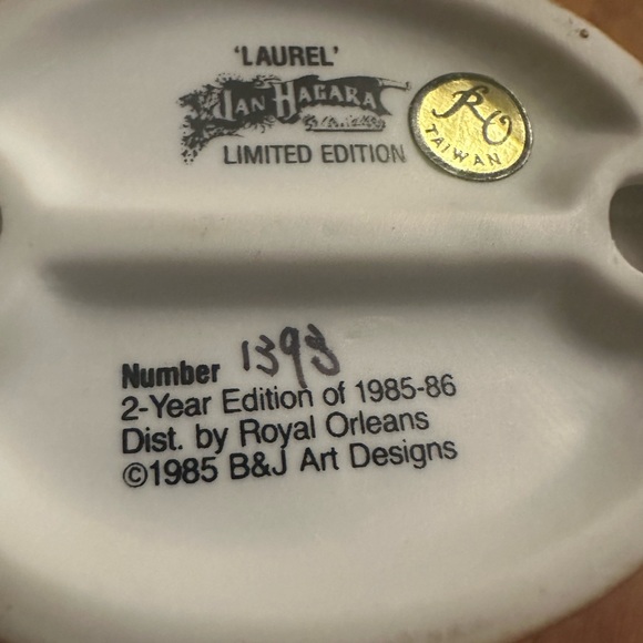 βLAURELβ 1985-86 Jan Hagara Limited Edition #1393 - Picture 2 of 3